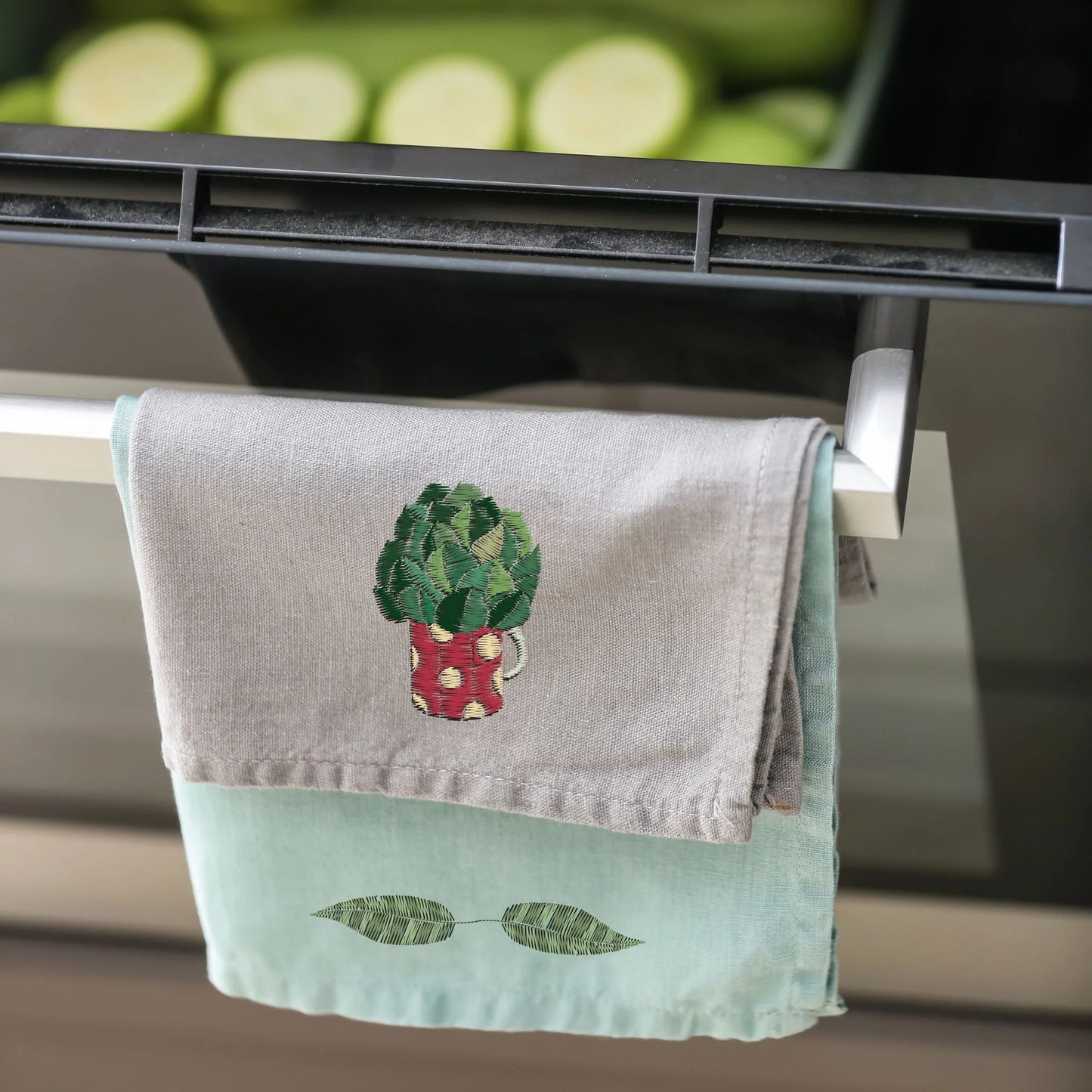 Poolin EOC06 Computerized Embroidery Machine – Power Meets Precision for Home Business Creators